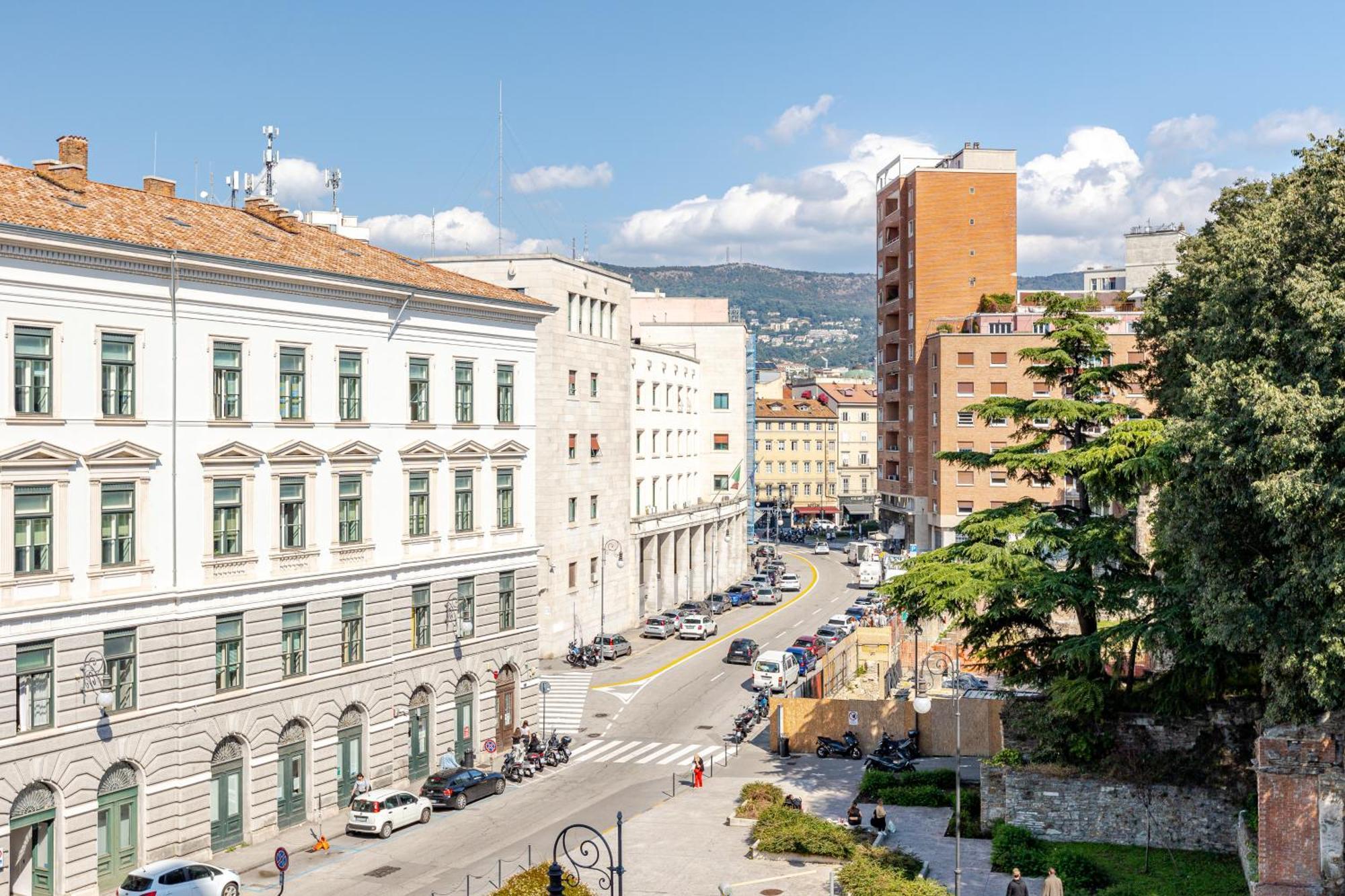Teatro Romano Suites - Isabella Trieste Bagian luar foto